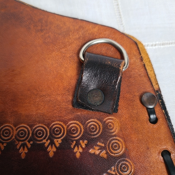 HANDMADE - Embossed leather purse - Picture 4 of 8